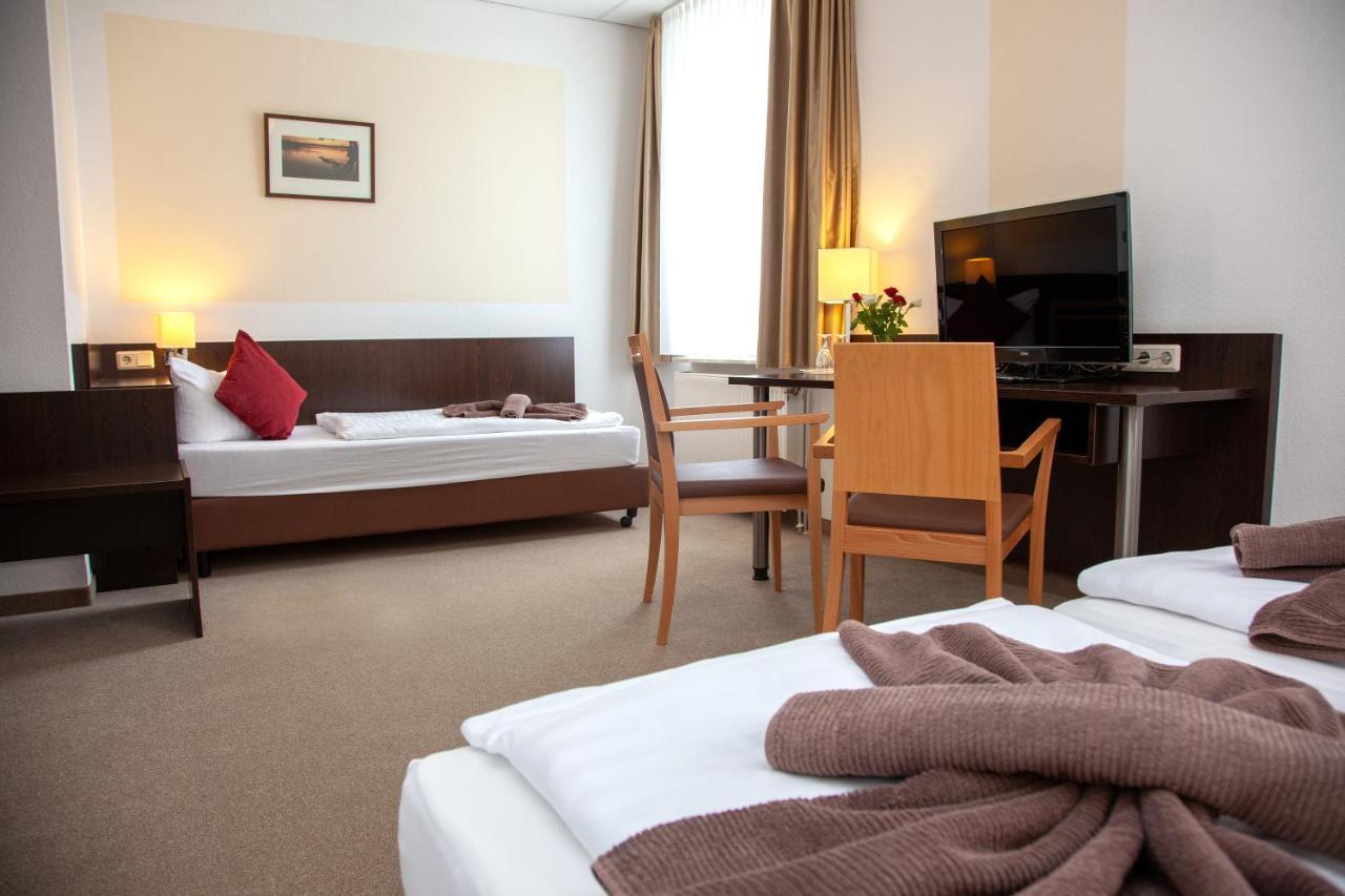 Seehotel Zum Loewen Strasen Exterior photo